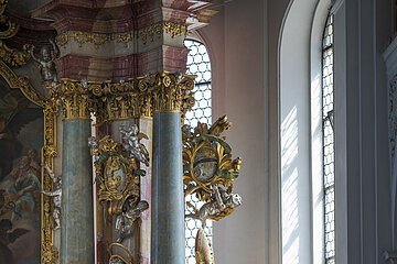 Detail des Altars in der Wallfahrtskirche Heilig Kreuz in Donauwörth