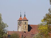 Blick auf die zwei Türme der Klosterkirche in Auhausen