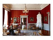 Blick in den roten Salon