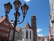 Blick auf das Münster und die Häuser in der   Reichsstraße von Donauwörth.